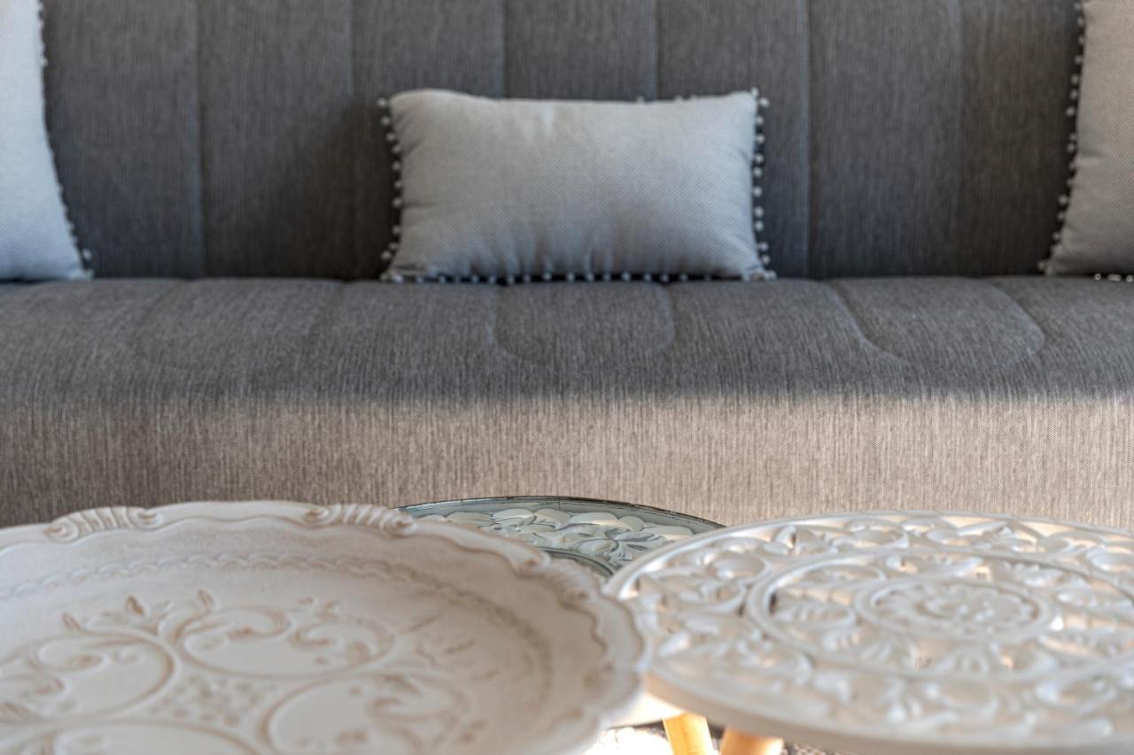 Caldera Senses Apartment Fira  Bagian luar foto